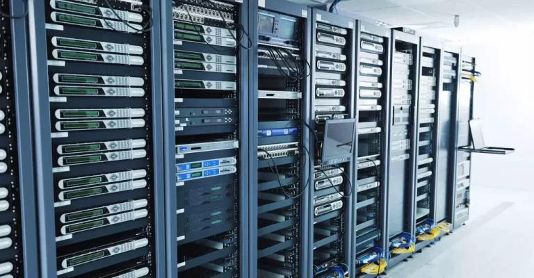 Mengenal Komputer Server: Peran Penting di Era Digital