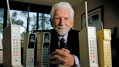Sejarah Telepon Seluler Pertama di Dunia: Motorola DynaTAC 8000X