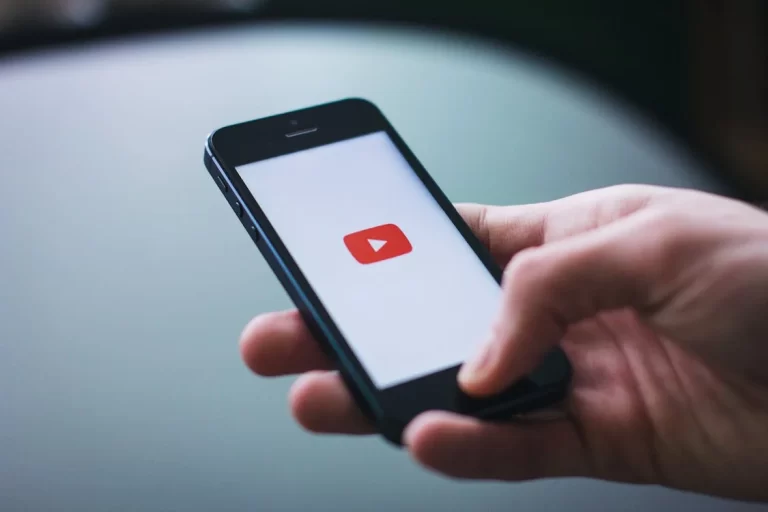 YouTube Terima Protes Penggunaan Suara Orang Lain dengan AI Tanpa Izin