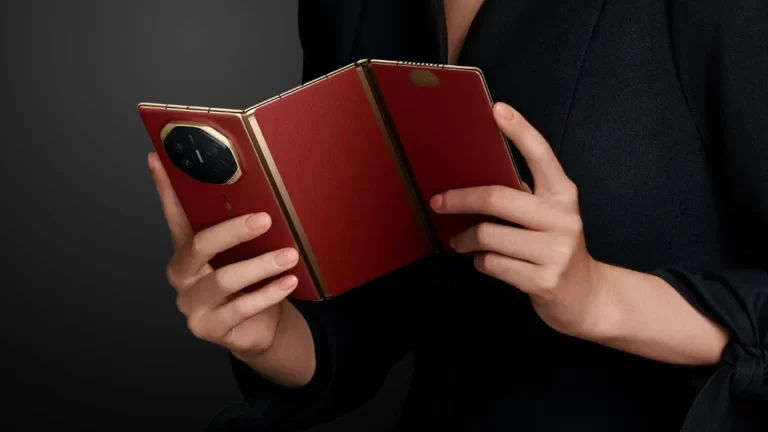 Perbandingan Ponsel Tiga Lipat Huawei Mate XT Ultimate dengan Samsung Galaxy Z Fold 6
