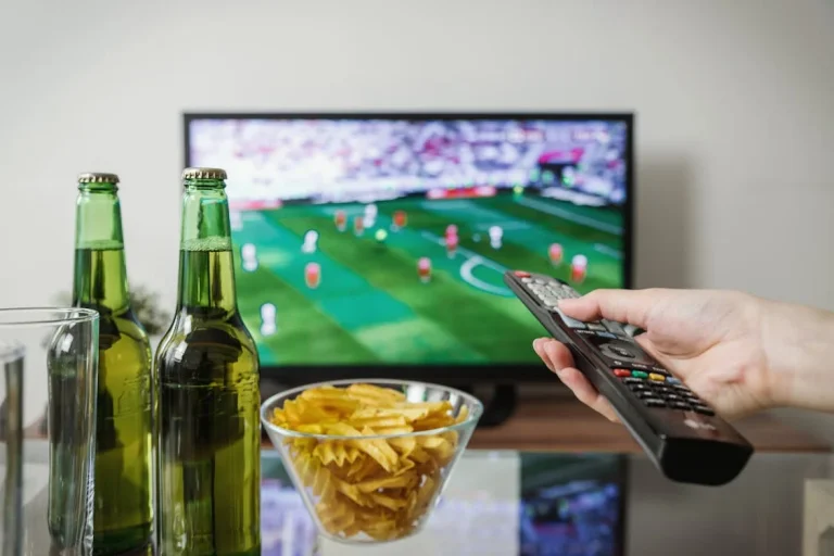 Tvvirallive.blogspot.com: Tempat Nonton Bola Gratis, Apakah Legal?