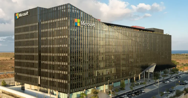 Microsoft Prediksi Pertumbuhan Signifikan untuk Bisnis Cloud Azure, Saham Naik 7 Persen
